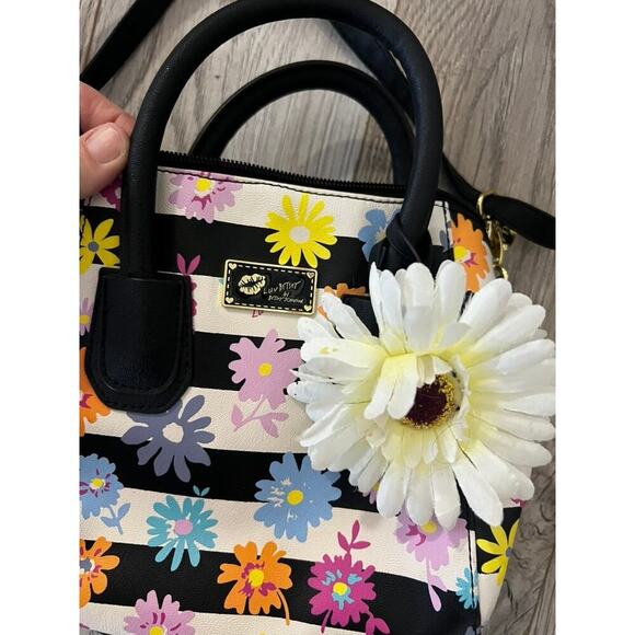 Betsey Johnson Y2K Colorful black and white striped purse with flower - Picture 4 of 9